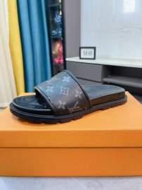 Picture of Louis Vuitton Slippers _SKULVsz38-44hnh0431975